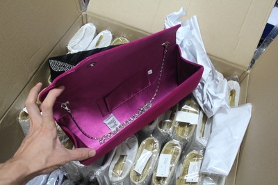 【2014 新款絨布燙鉆包 廣州白云區(qū)晚裝包燙鉆加工 專業(yè)晚裝包廠家】價(jià)格,廠家,圖片,晚宴包,廣州市常鴻箱包-