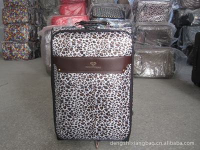 【特價(jià)供應(yīng) 拉桿箱定做 精美產(chǎn)品 各種拉桿箱】?jī)r(jià)格,廠家,圖片,旅行箱包,即墨市鄧氏箱包加工廠-